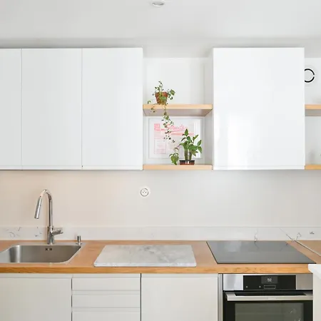Architect-designed In Le Marais District Paris