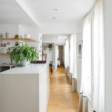 Architect-designed In Le Marais District